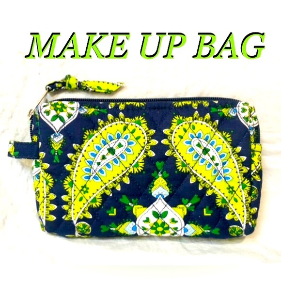 PAISLEY quilted Cosmetic/Toiletry Bag Navy blue/lime green size 7x5 NWOT - Picture 1 of 7